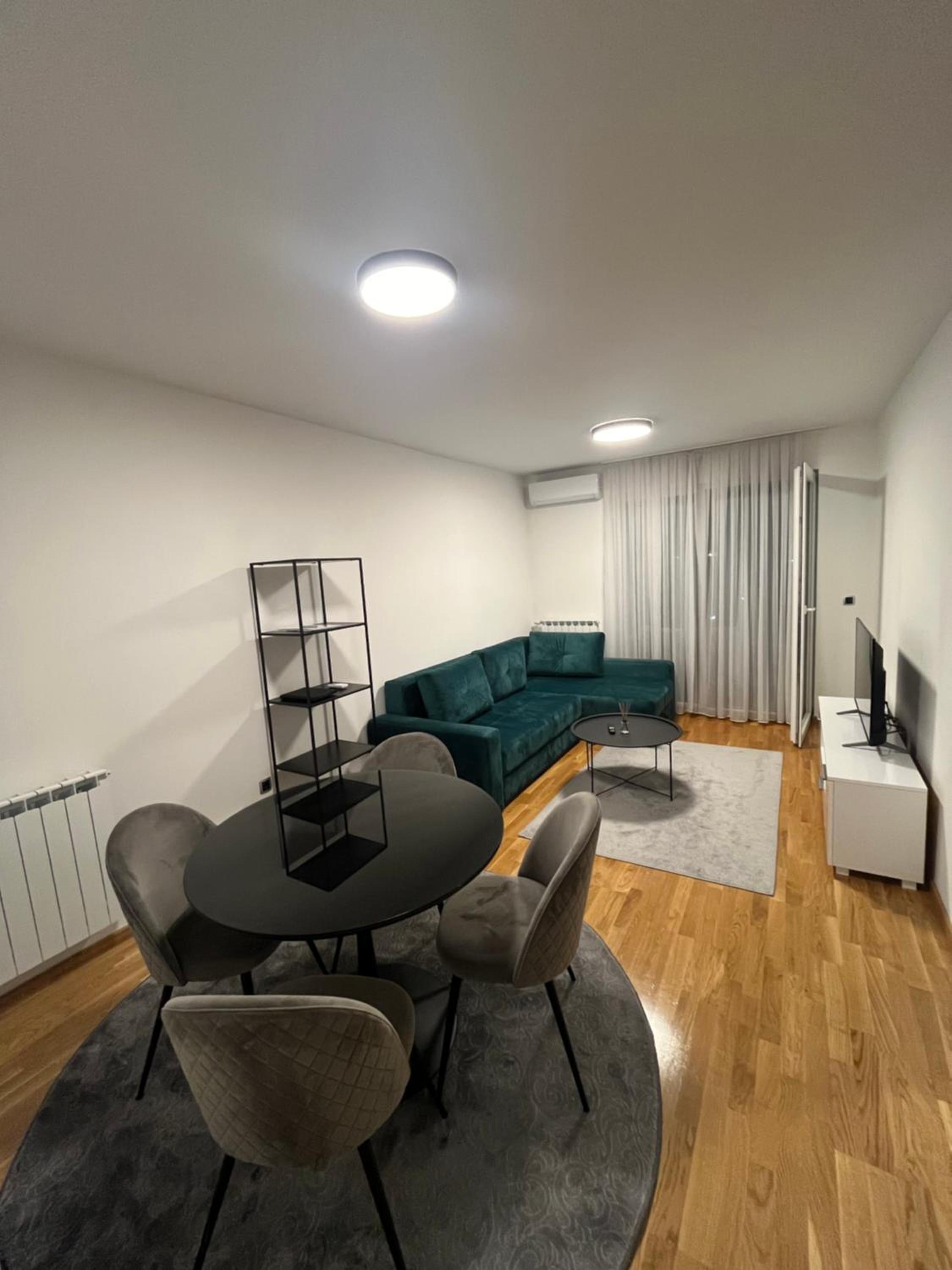 Lisboa Apartman Bulevar