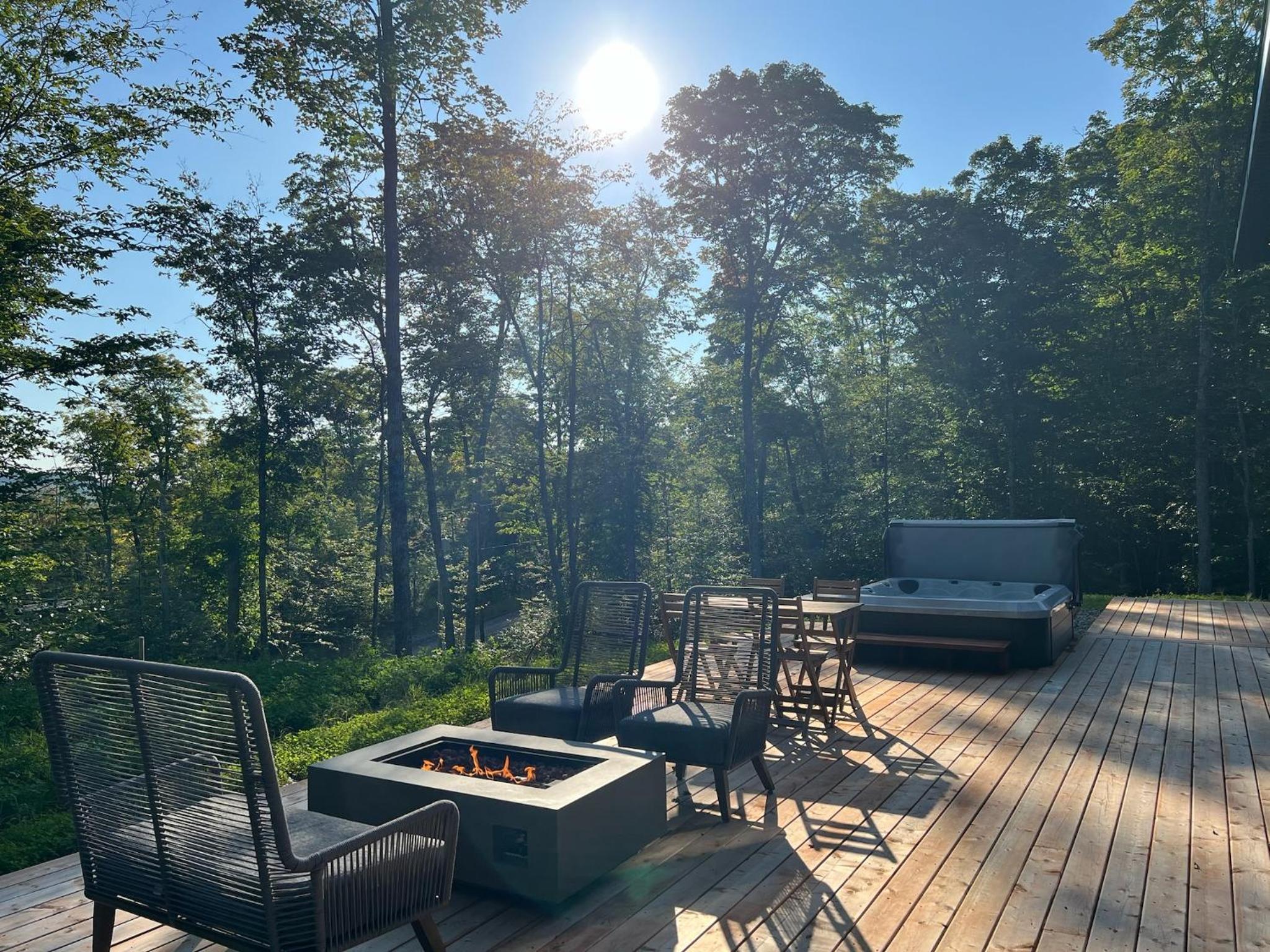 DAX HOUSE Stunning Mont-Tremblant Getaway Retreat