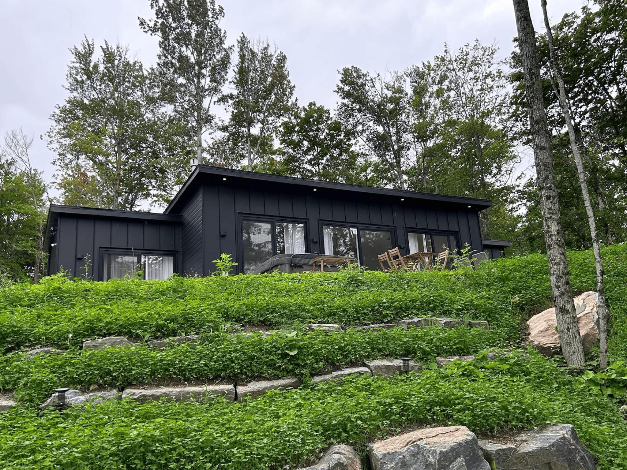 DAX HOUSE Stunning Mont-Tremblant Getaway Retreat