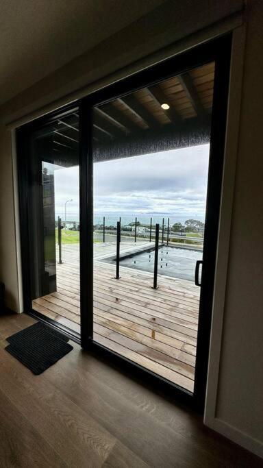 Infinity Villa Langs Beach Pool, Beach and Luxury view 5