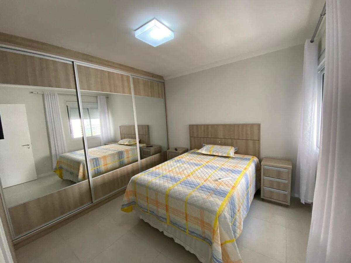 Cód 51 - Apto com 2 suítes no Residencial Boulevard