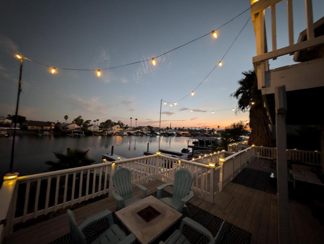 Disco Bay Waterfront Getaway, photo 11