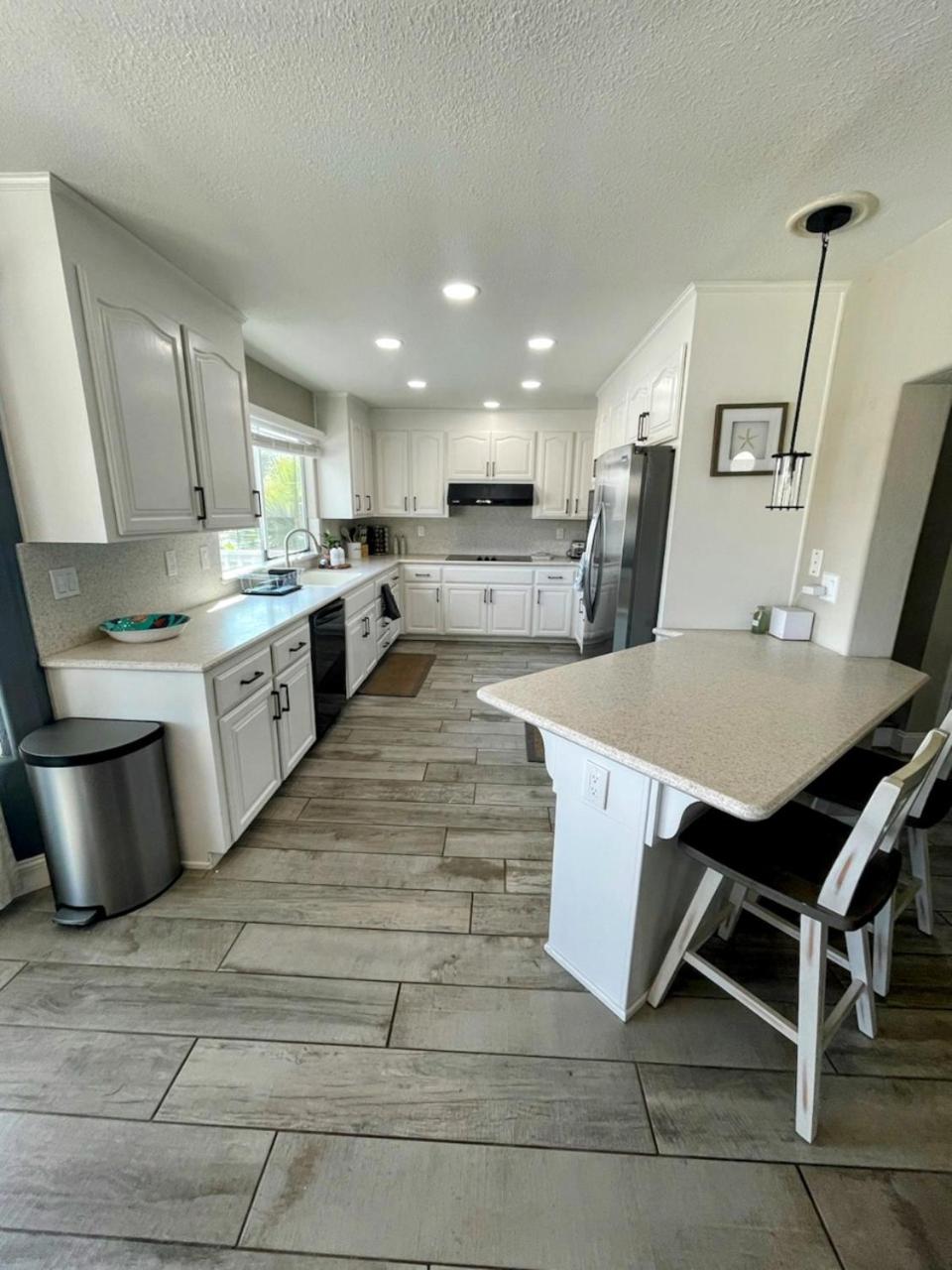 Disco Bay Waterfront Getaway, photo 29
