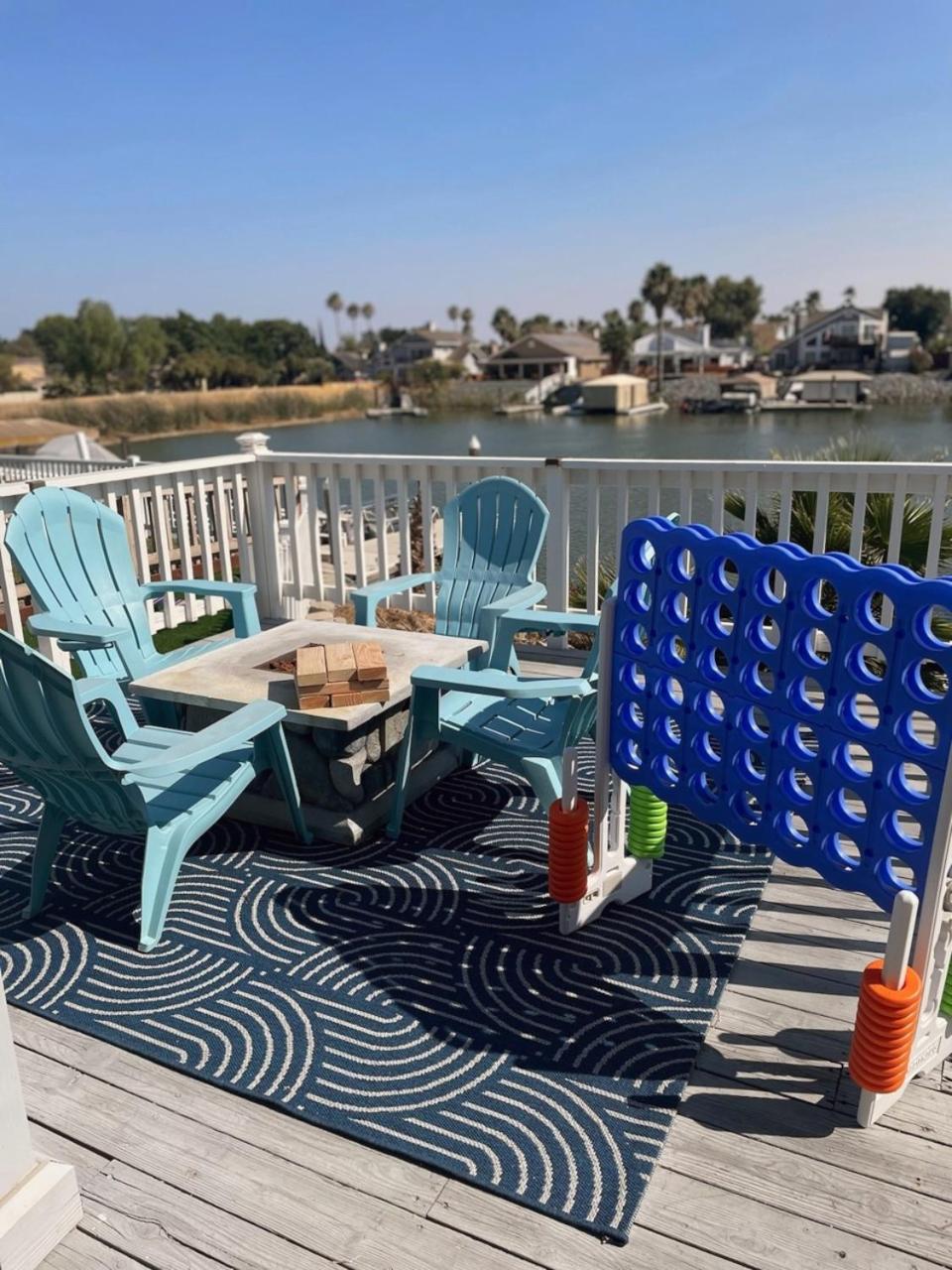 Disco Bay Waterfront Getaway, photo 19