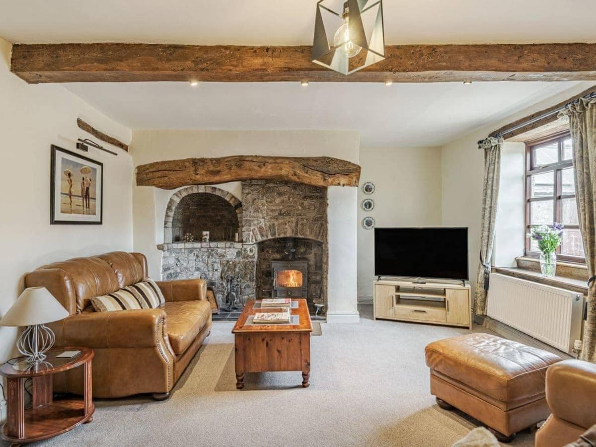 Cynynion Uchaf Farmhouse - 18th Century, Welsh Borders, Breathtaking Views