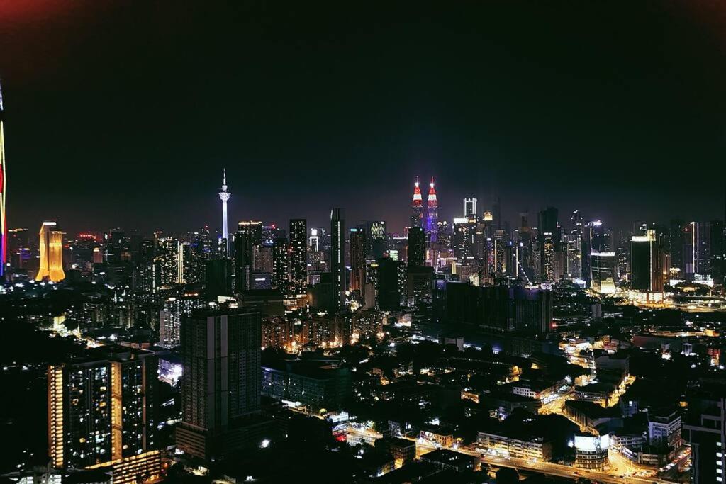 KLCC view 1BR service suite with Balcony Trion B5311 KL