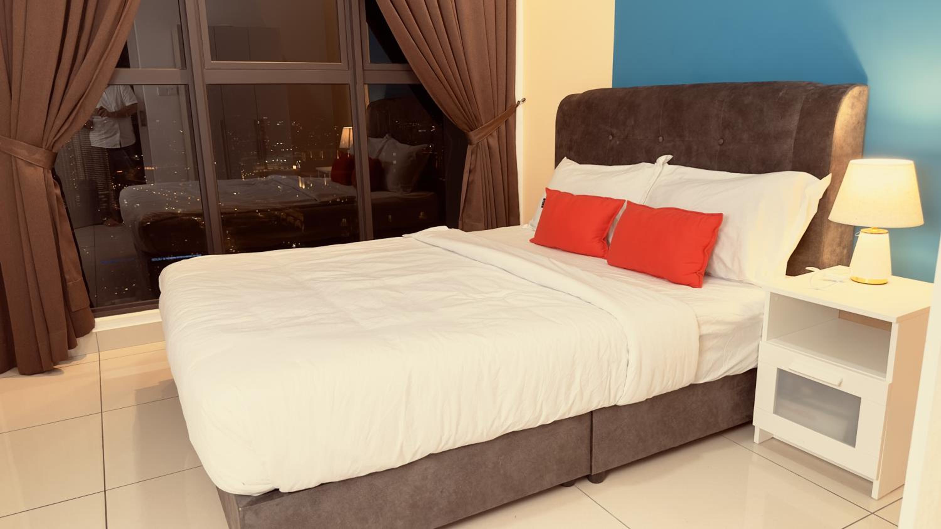 KLCC view 1BR service suite with Balcony Trion B5311 KL