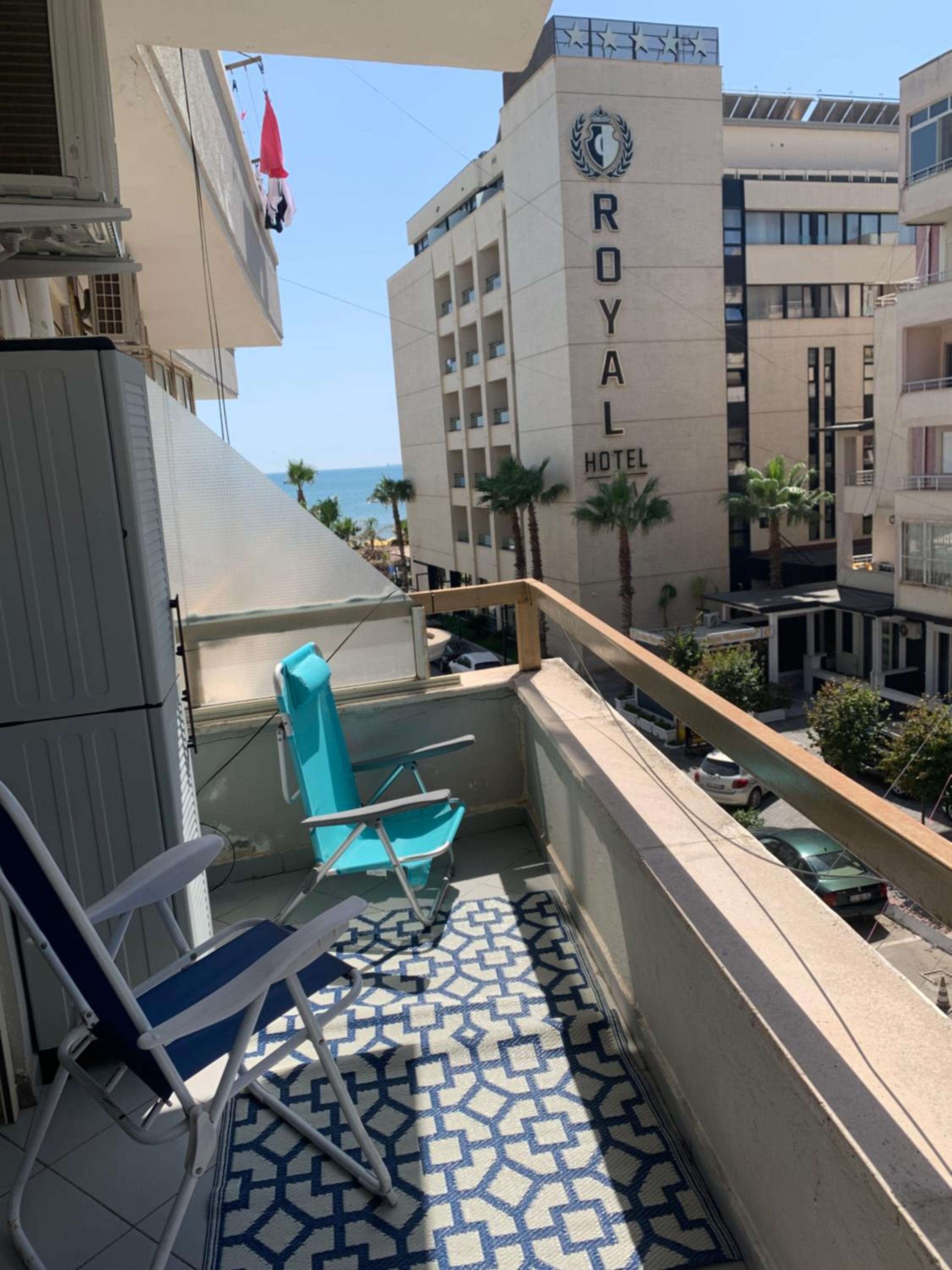 Cozy Anna Apartment ,Near the Sea, Central Location ,Rruga Pavaresia