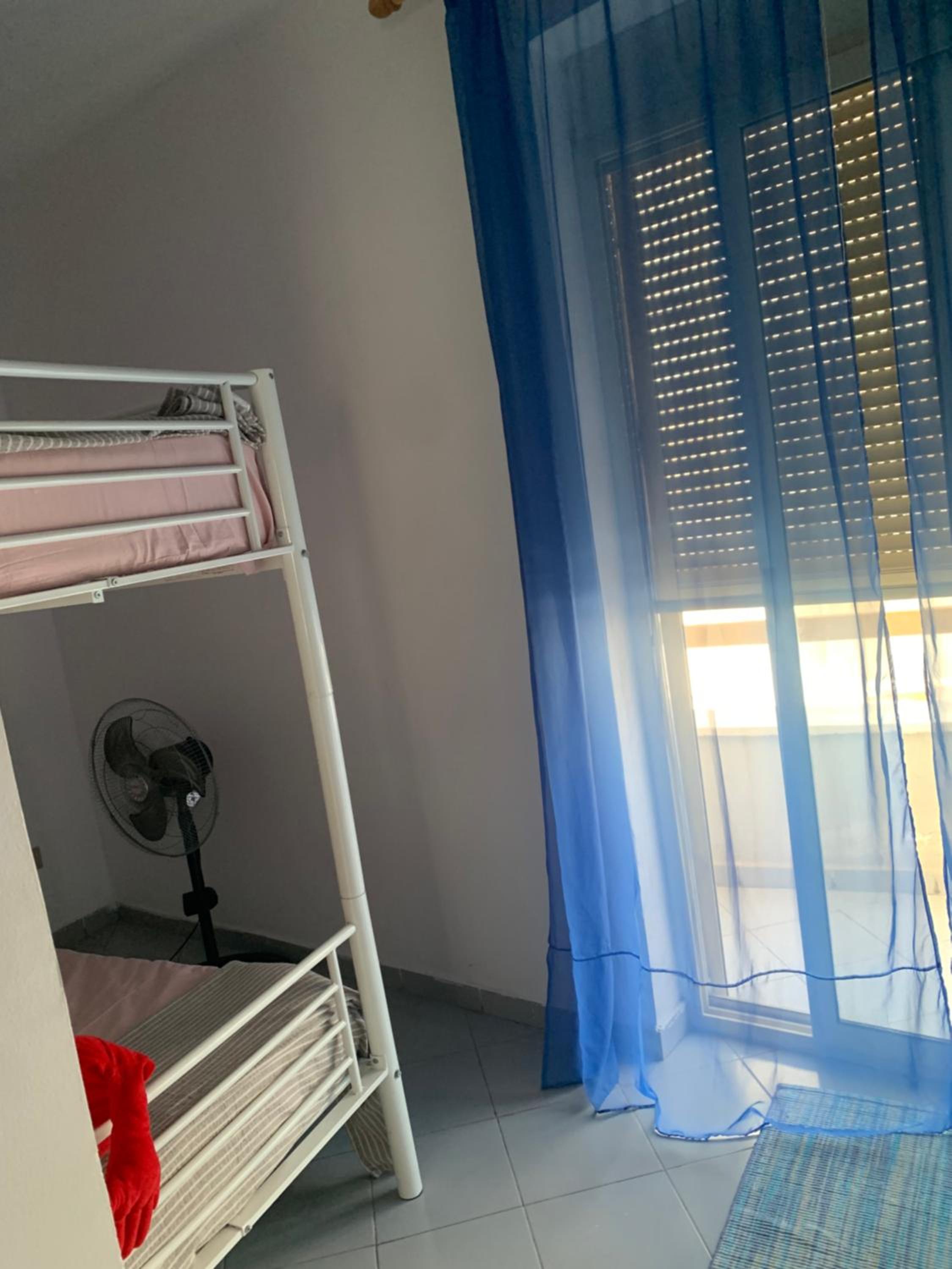 Cozy Anna Apartment ,Near the Sea, Central Location ,Rruga Pavaresia