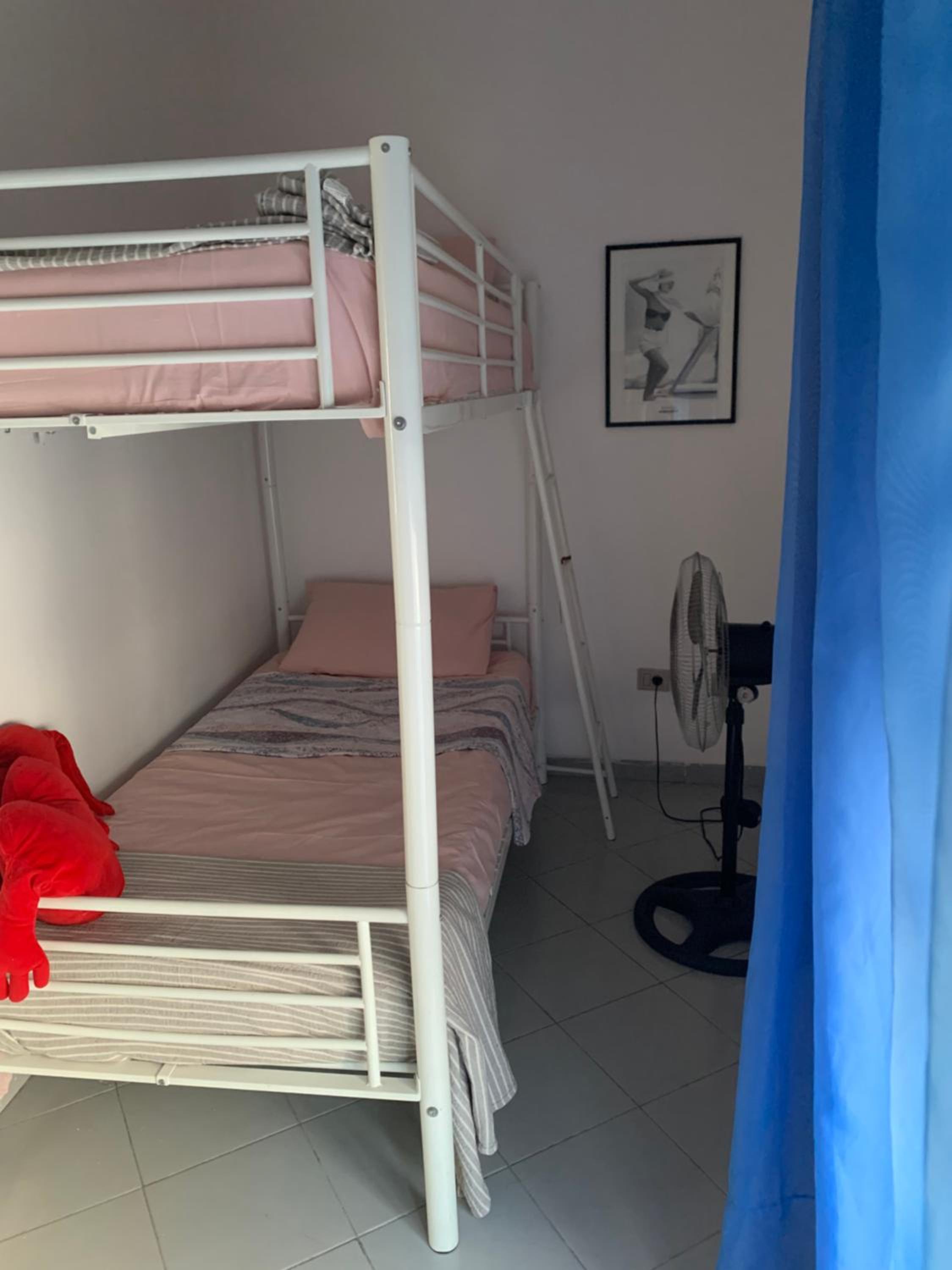 Cozy Anna Apartment ,Near the Sea, Central Location ,Rruga Pavaresia