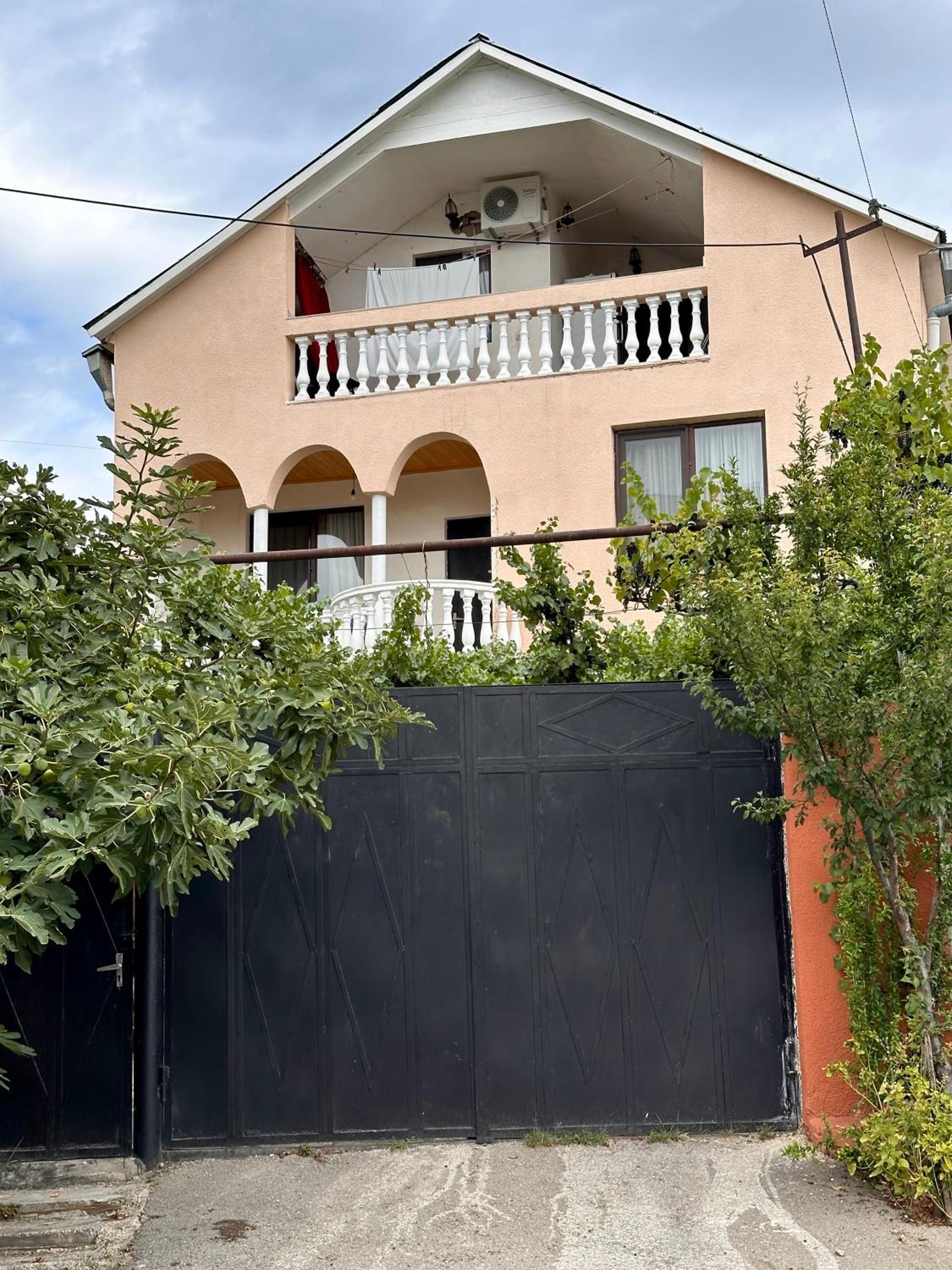 Family Guesthouse - MACHARASHVILI view 2