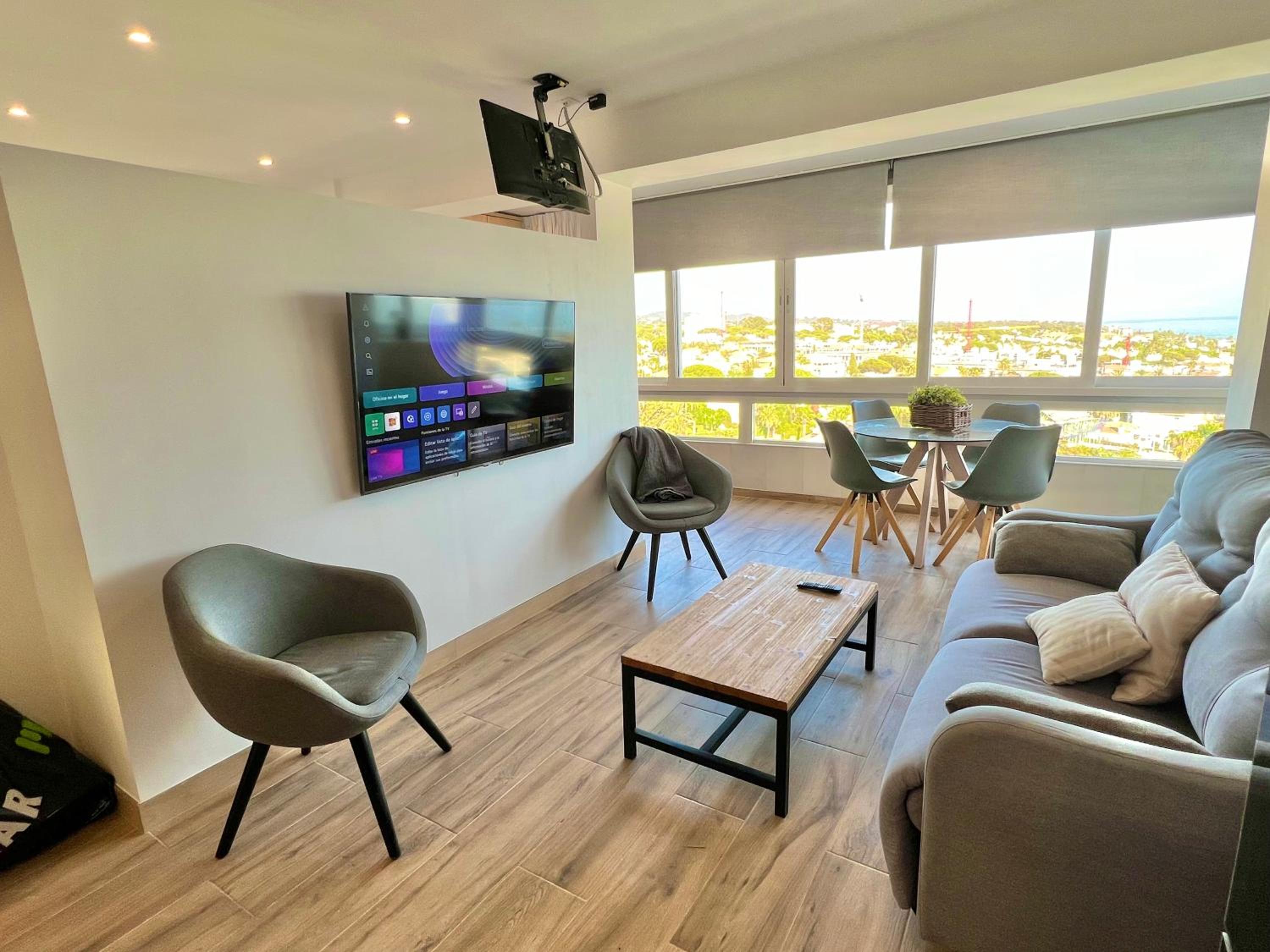 MARBELLA BEACHFRONT- Apartamento junto a la playa y con impresionantes vistas al mar