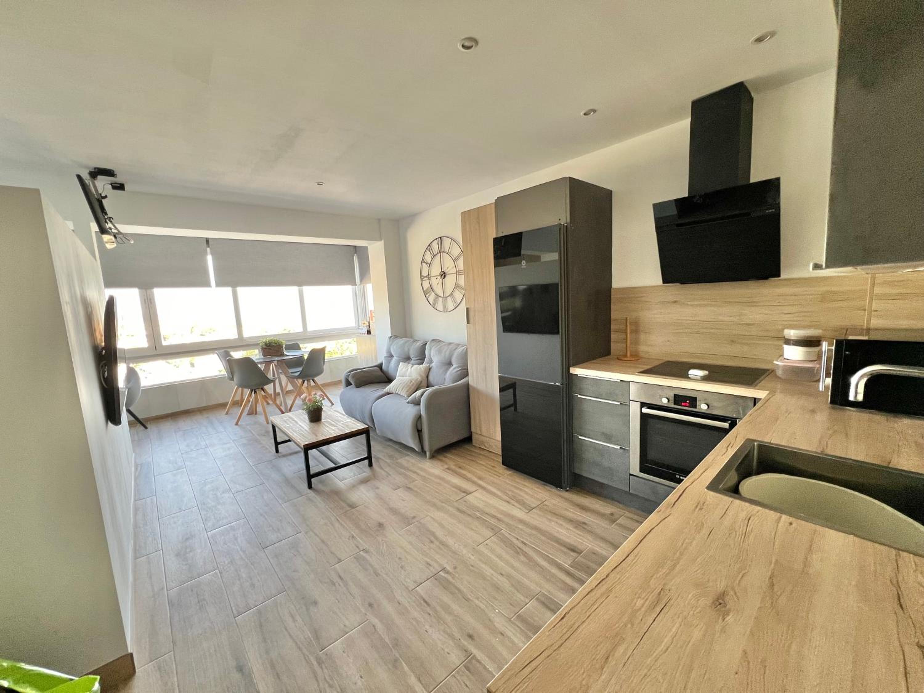 MARBELLA BEACHFRONT- Apartamento junto a la playa y con impresionantes vistas al mar