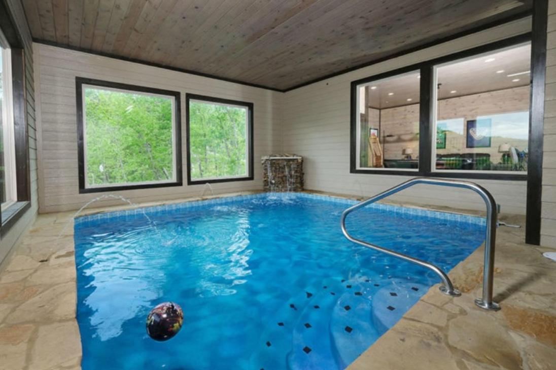 Majestic Pines Lodge
