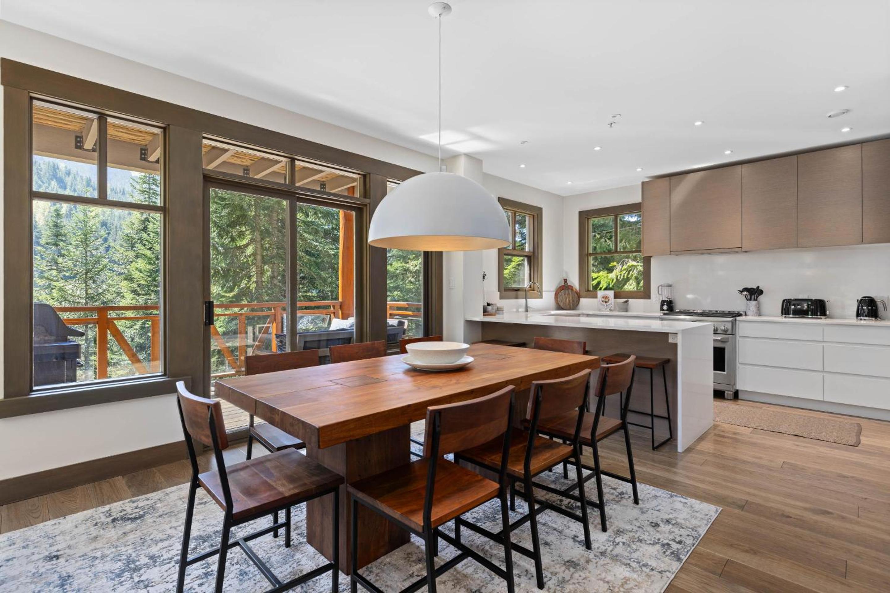 Taluswood The Heights 6 | Beautifully Updated Chalet w/ Private Hot Tub, Slopeside View, Parking