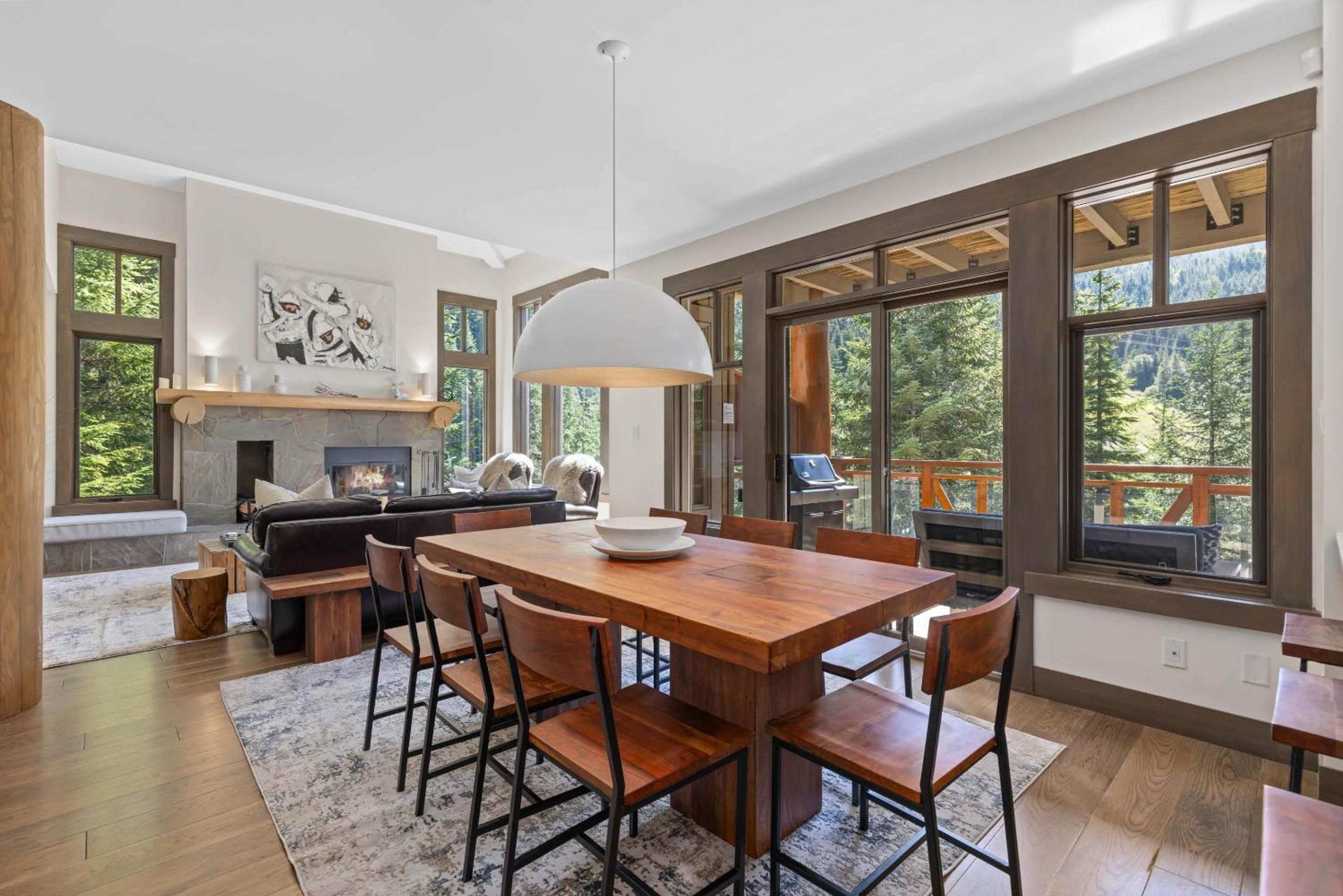 Taluswood The Heights 6 | Beautifully Updated Chalet w/ Private Hot Tub, Slopeside View, Parking