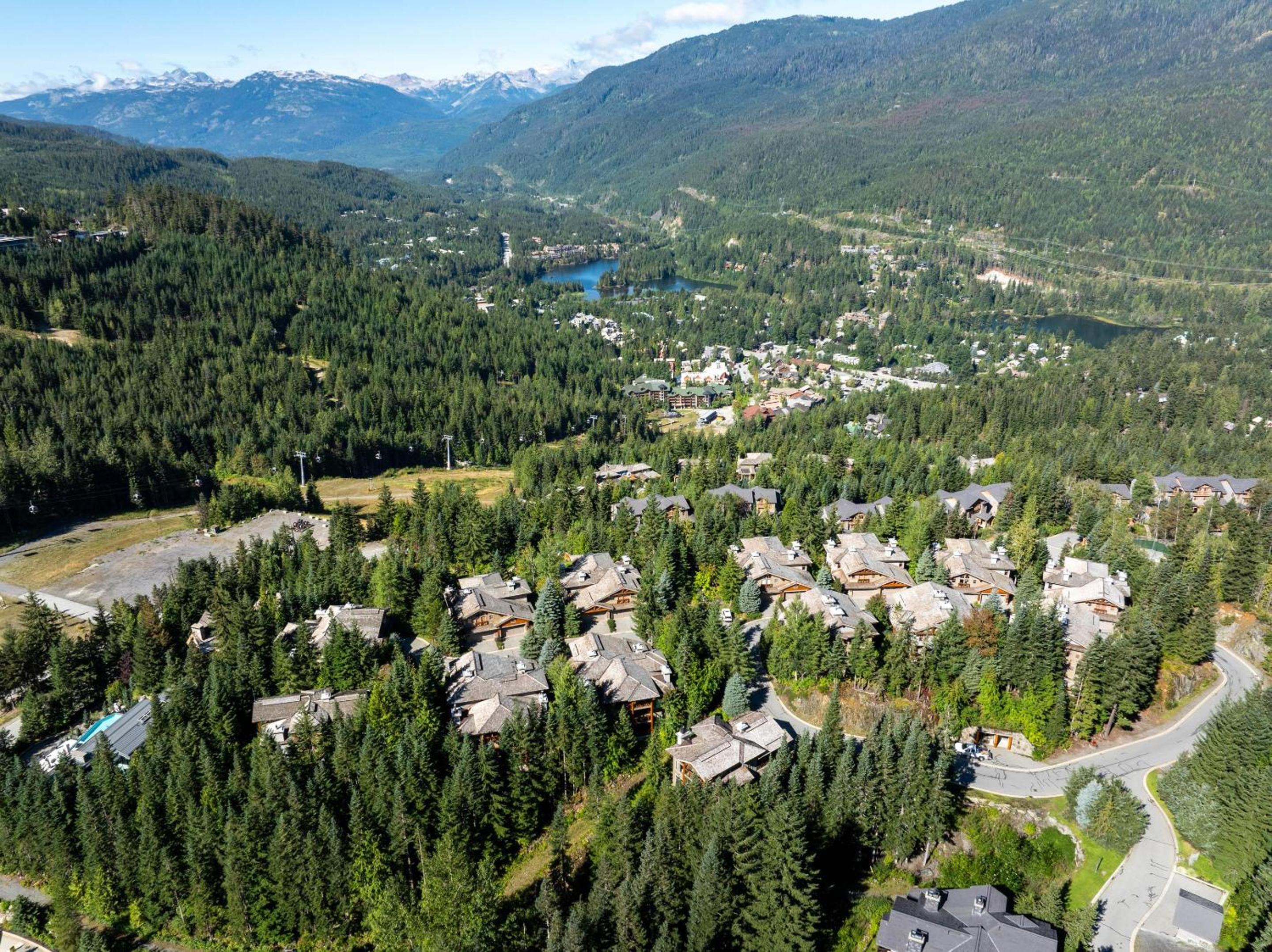 Taluswood The Heights 6 | Beautifully Updated Chalet w/ Private Hot Tub, Slopeside View, Parking