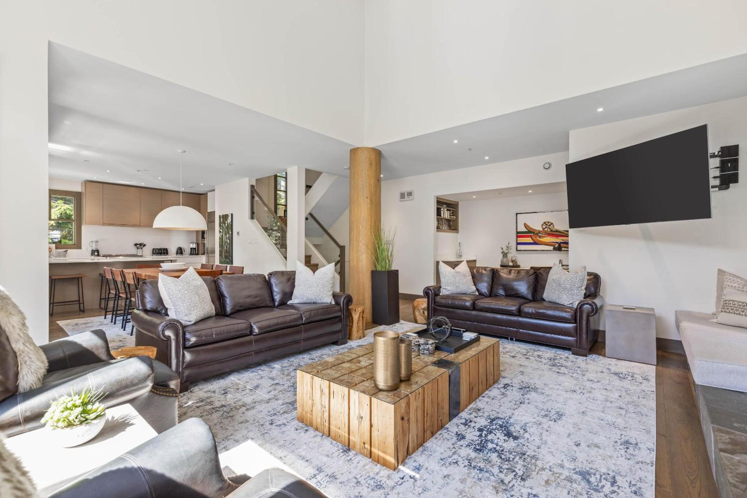 Taluswood The Heights 6 | Beautifully Updated Chalet w/ Private Hot Tub, Slopeside View, Parking