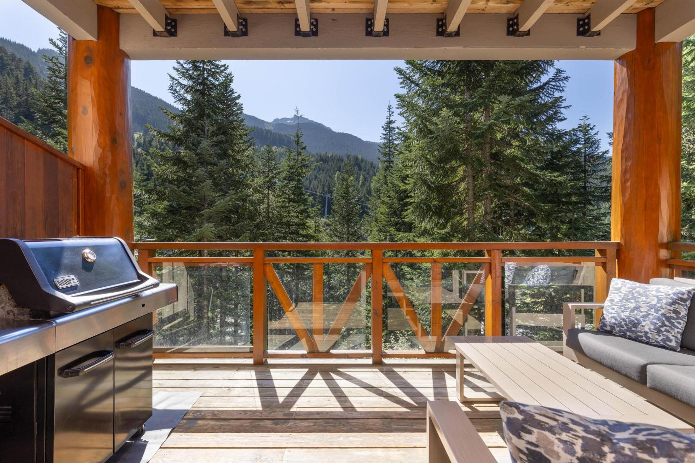 Taluswood The Heights 6 | Beautifully Updated Chalet w/ Private Hot Tub, Slopeside View, Parking