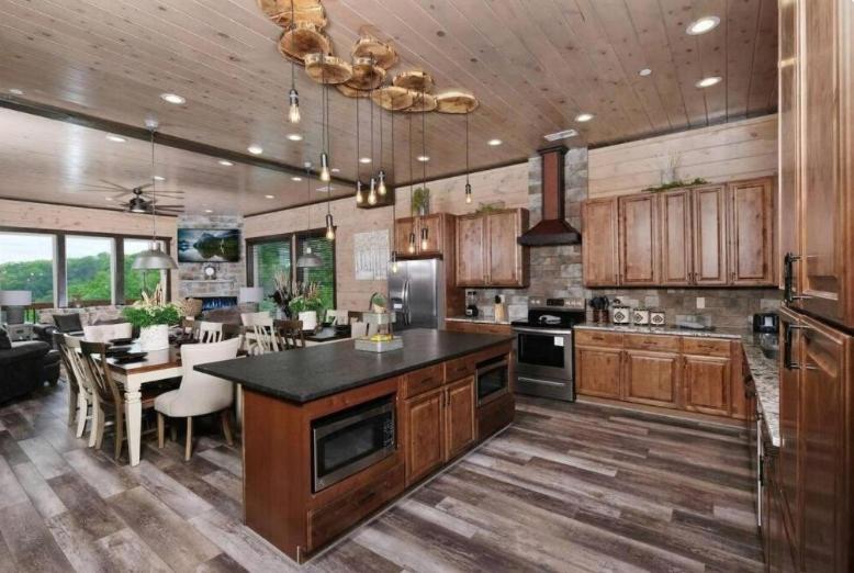 Majestic Pines Lodge