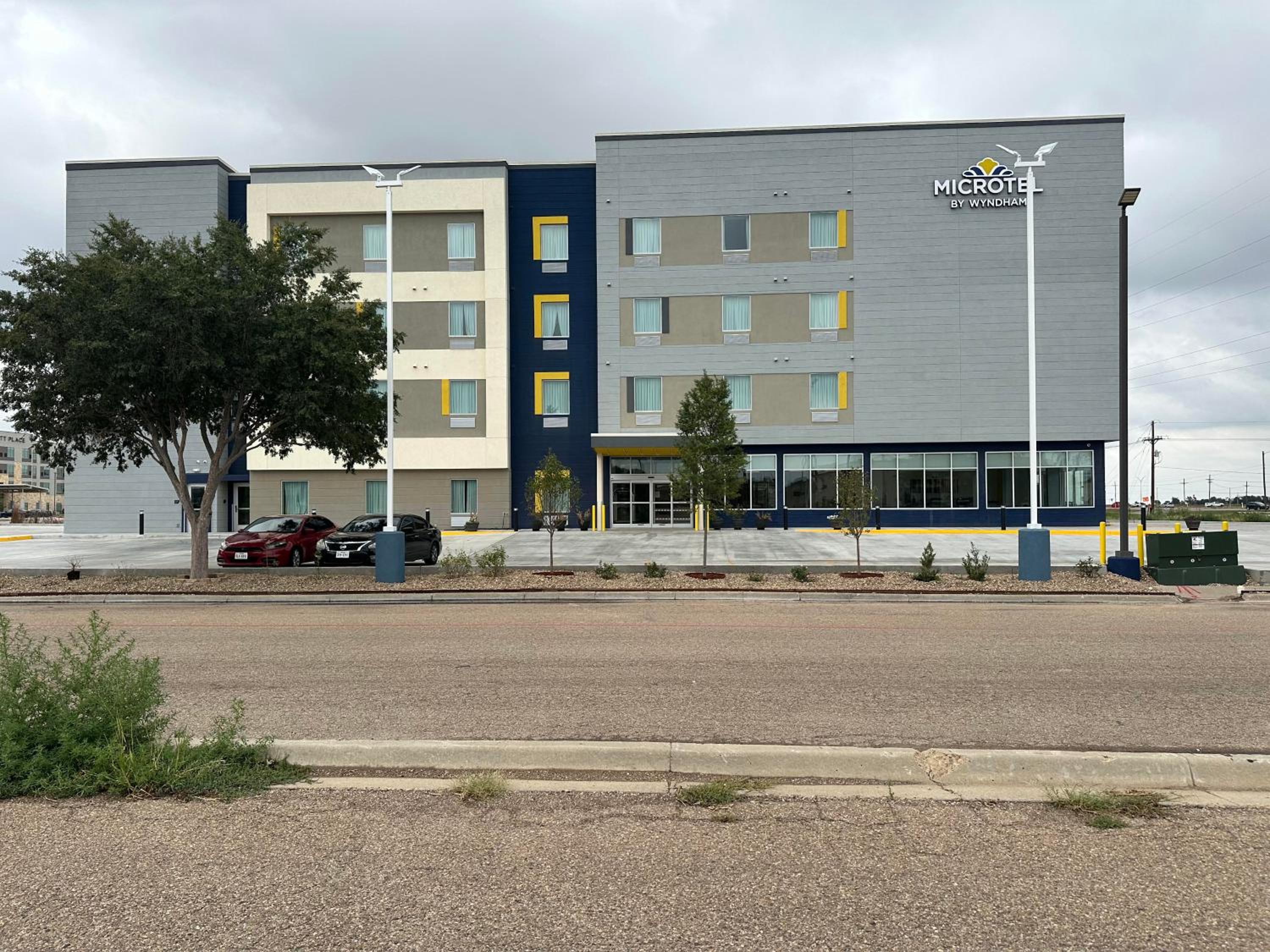 Hotel Microtel Inn & Suites by Wyndham Amarillo West - Image 1