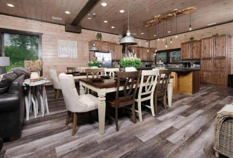 Majestic Pines Lodge