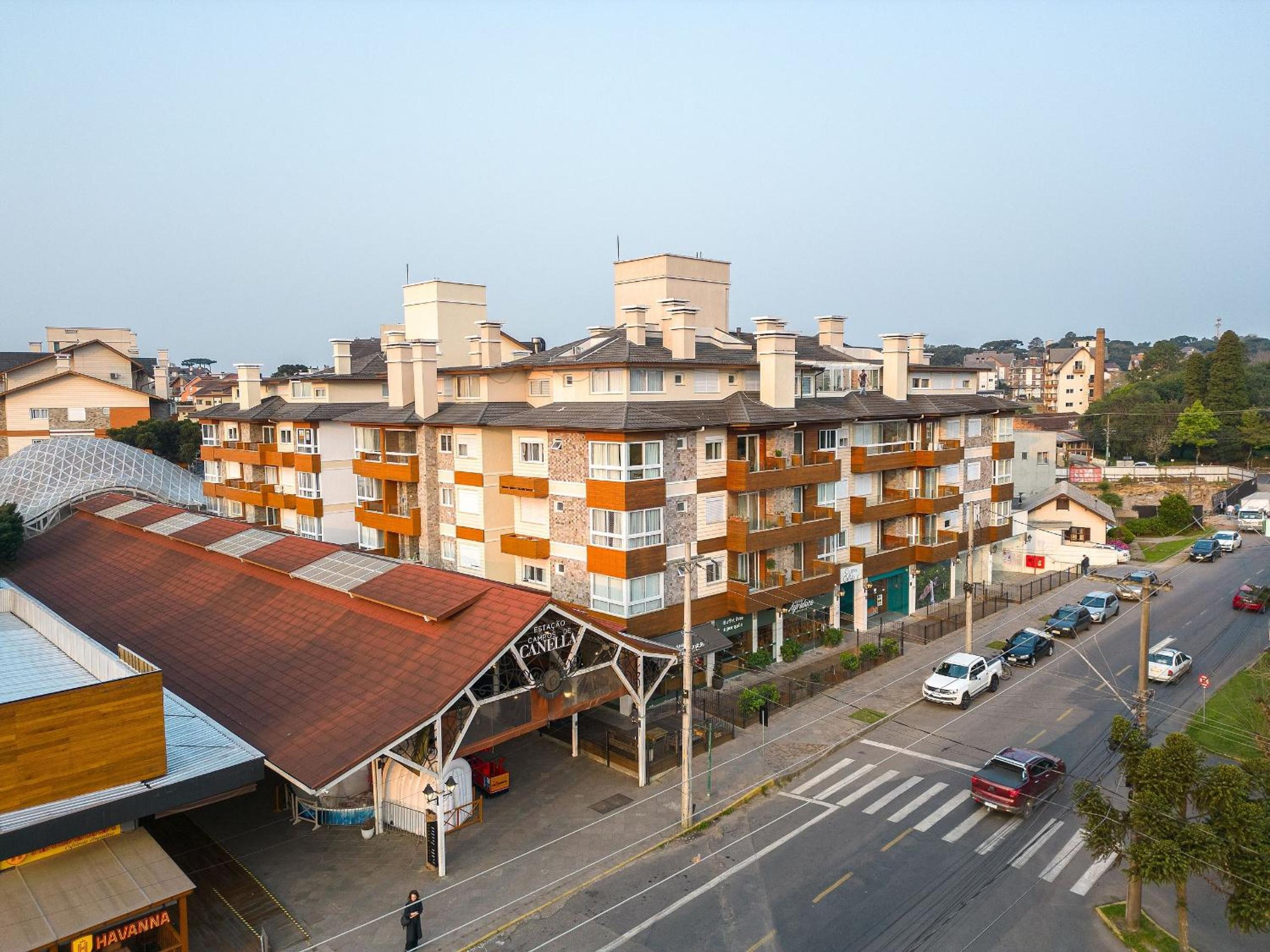 Campos de Canela 1 dorm na Rua Coberta by Achei
