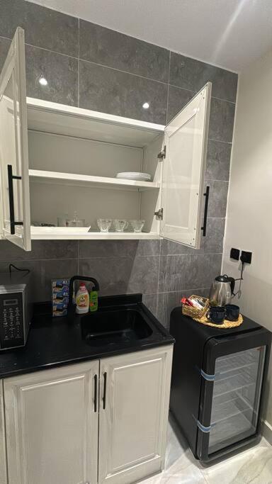 H apartment 1