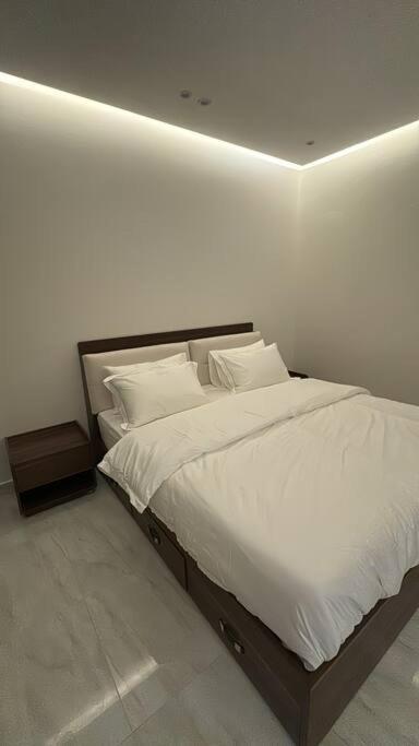H apartment 1