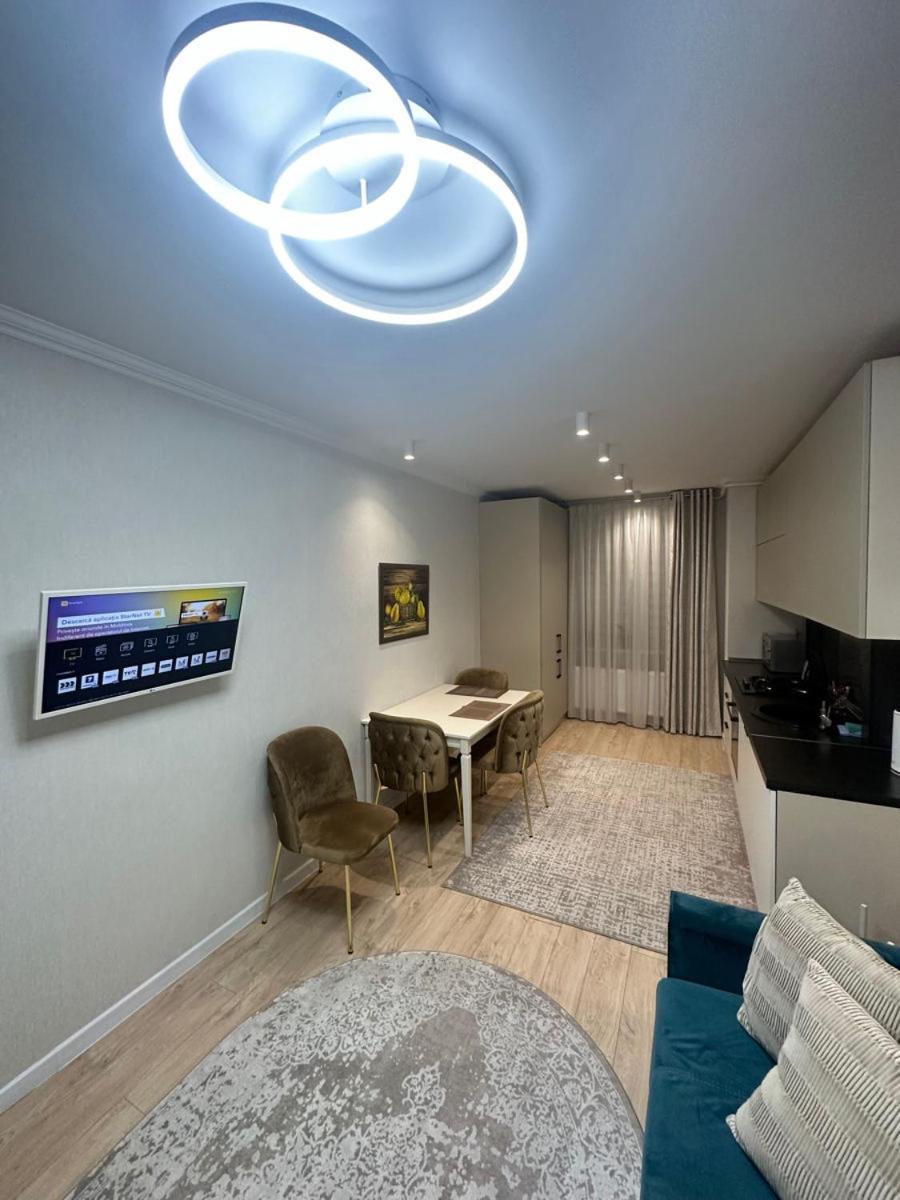 LUX Apartment CIRC 7 view 3
