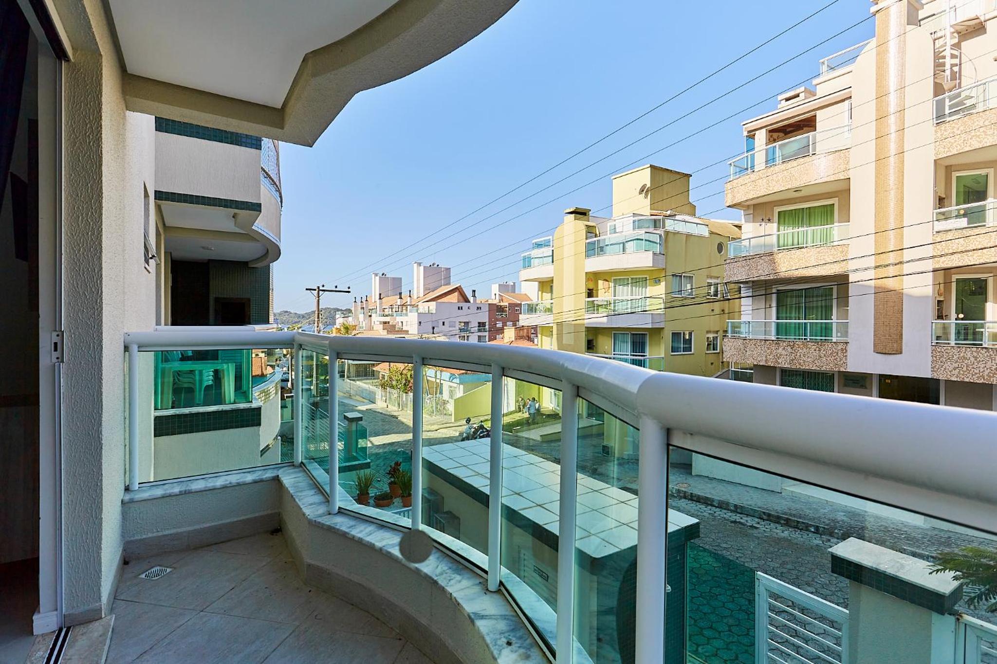 026 - Apartamento em BOMBINHAS CENTRO 100 M DA AVENIDA PRINCIPAL