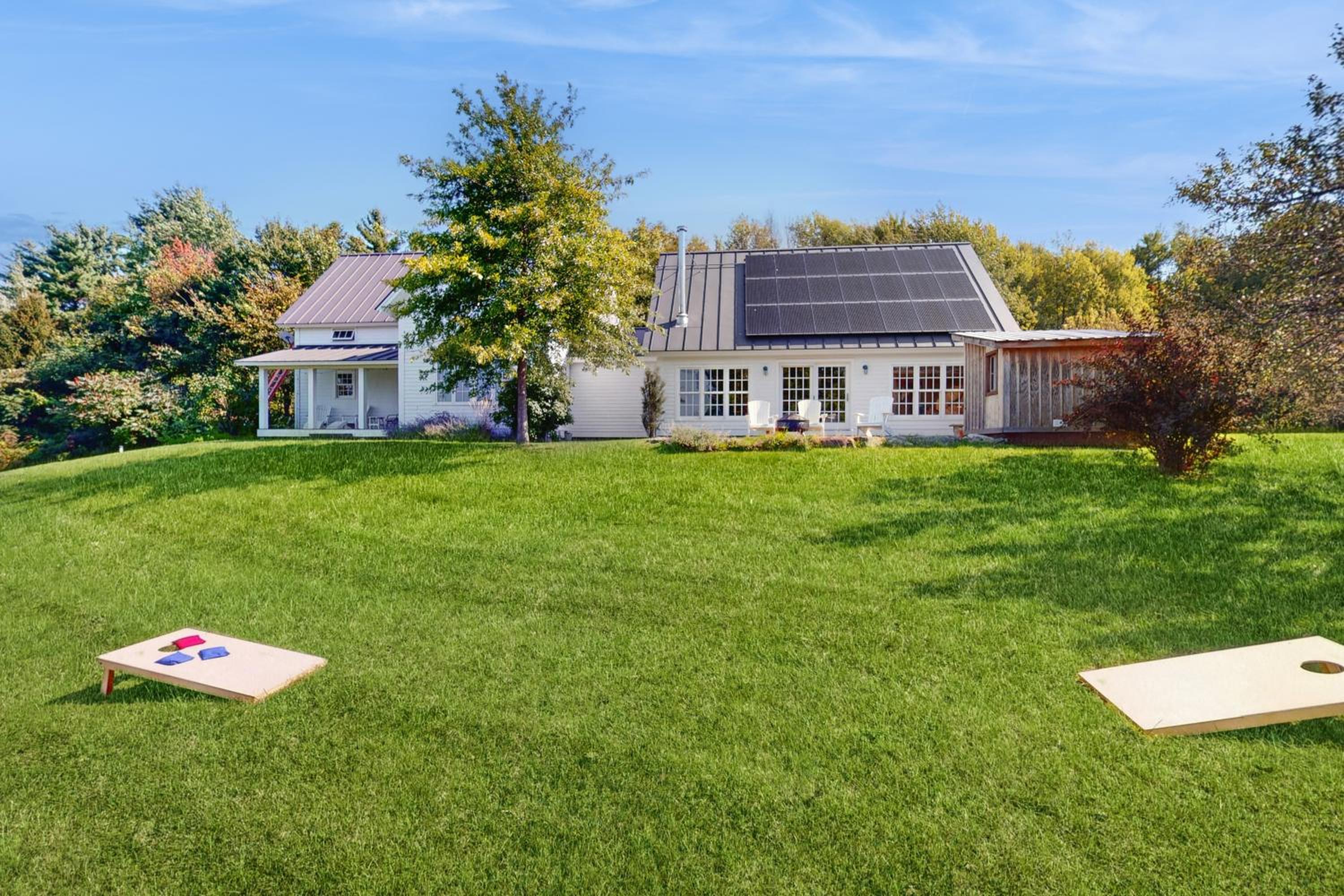 Hike, Bike, and Explore Vermont Family Farmhouse!