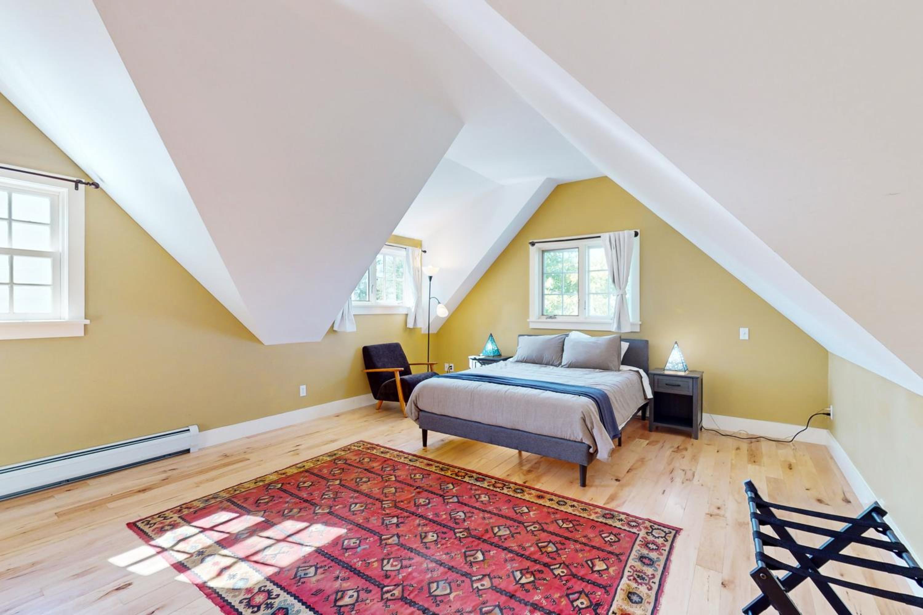 Hike, Bike, and Explore Vermont Family Farmhouse!