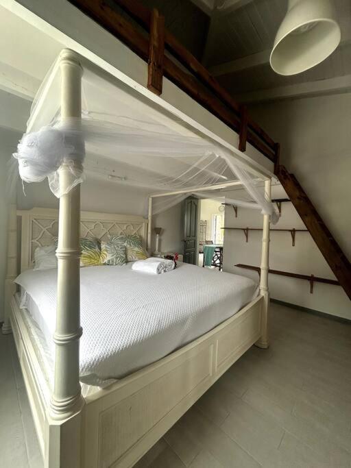 L'etoile de grand case view 3