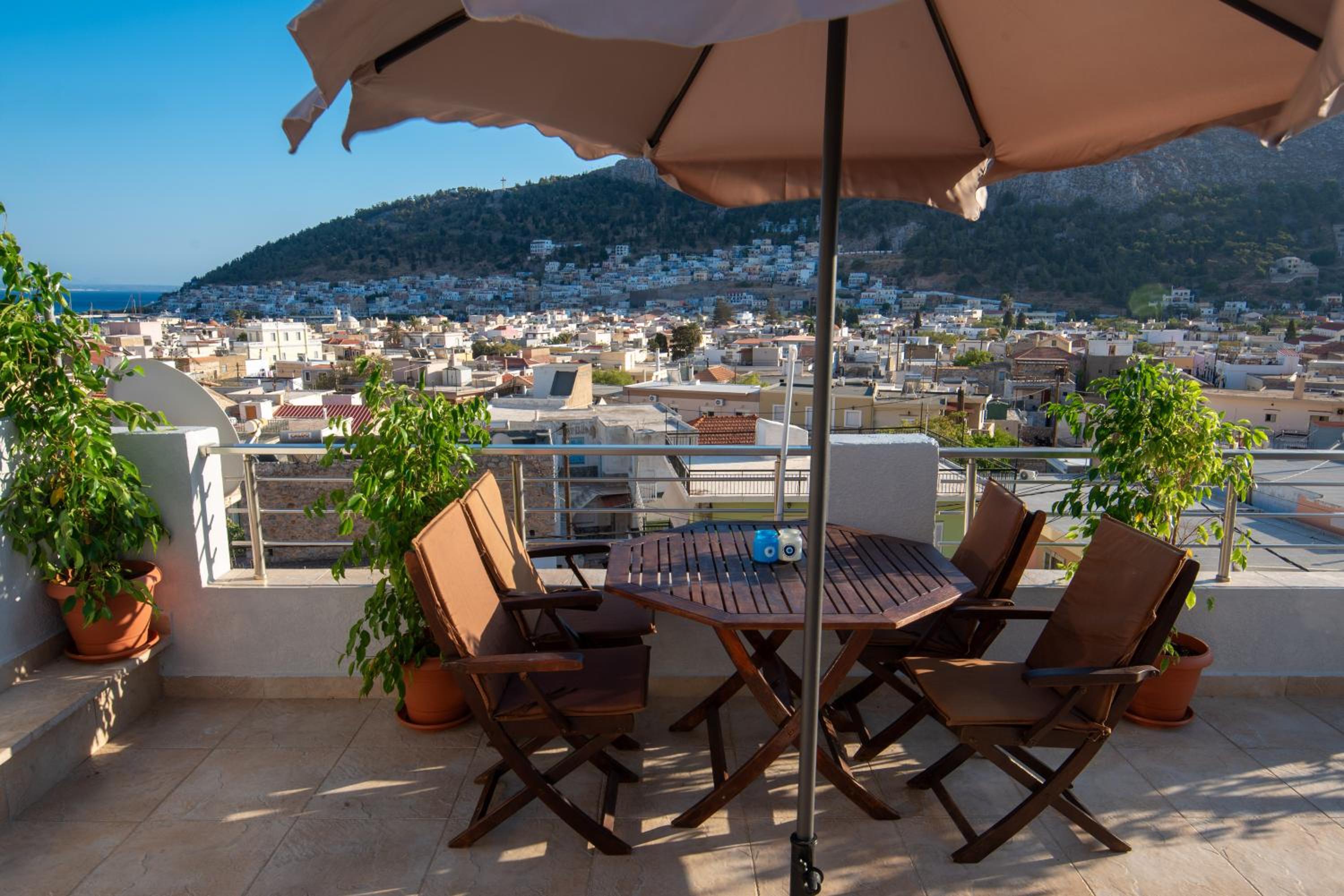 Popi's house in town view 3