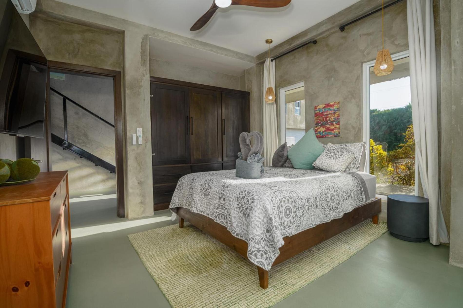 Oceanfront 3 Bedroom - Conmigo Villas South