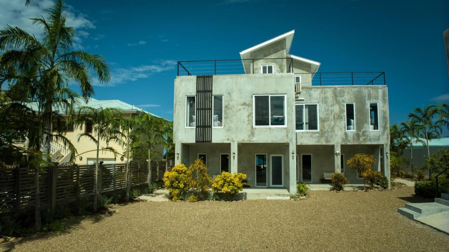 Oceanfront 3 Bedroom - Conmigo Villas North