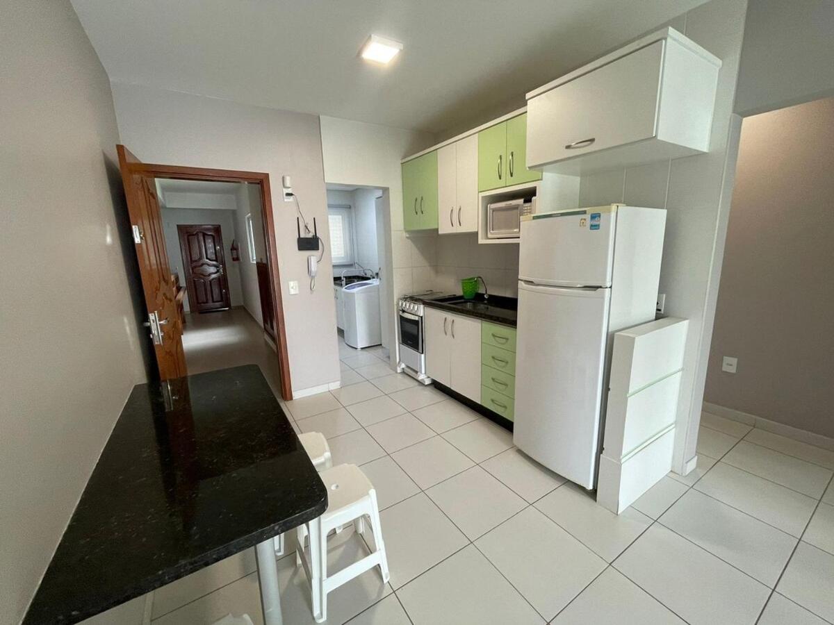 Cód 39 - Apartamento a 80 metros do Mar