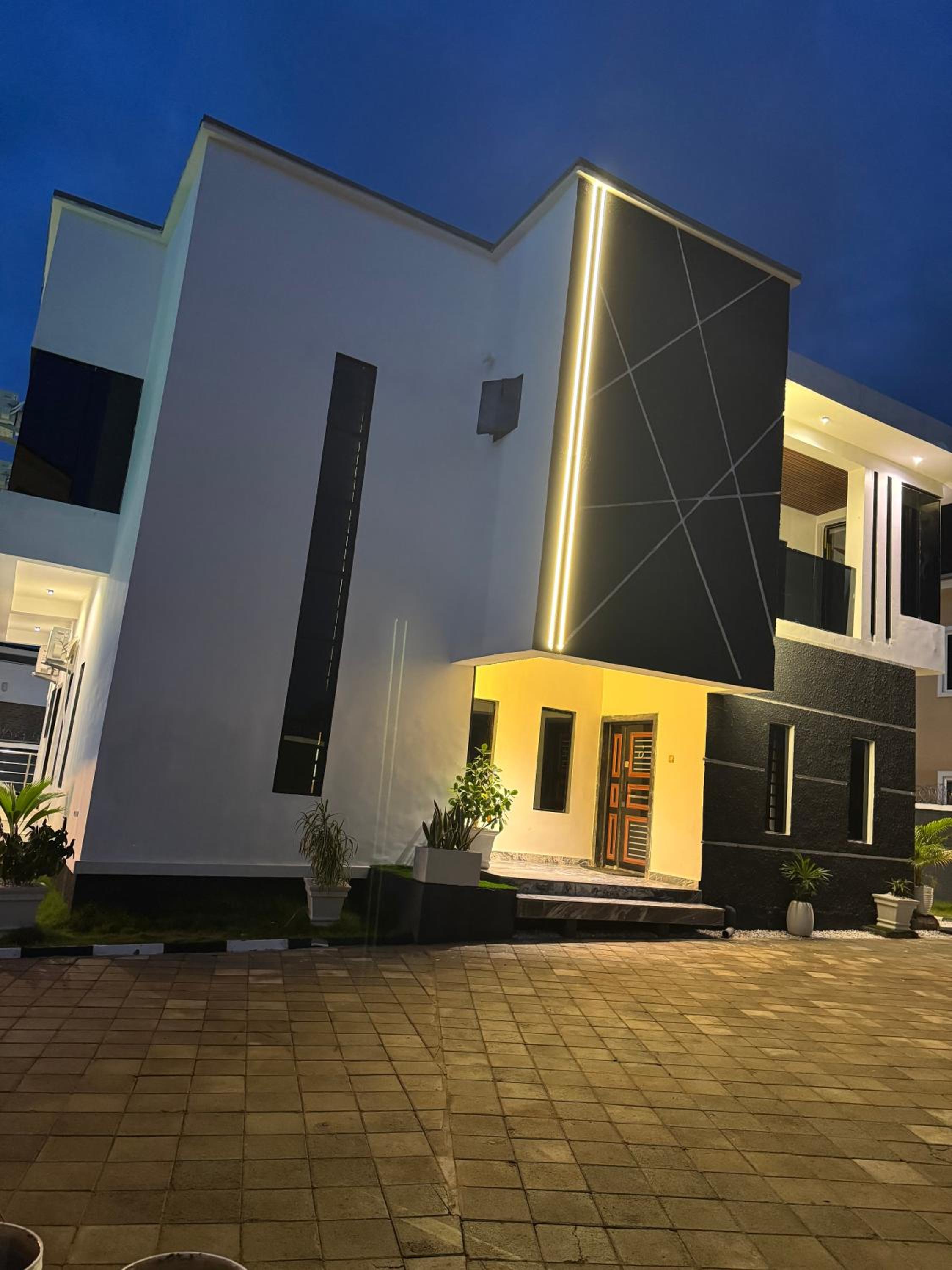 Montego Apartment