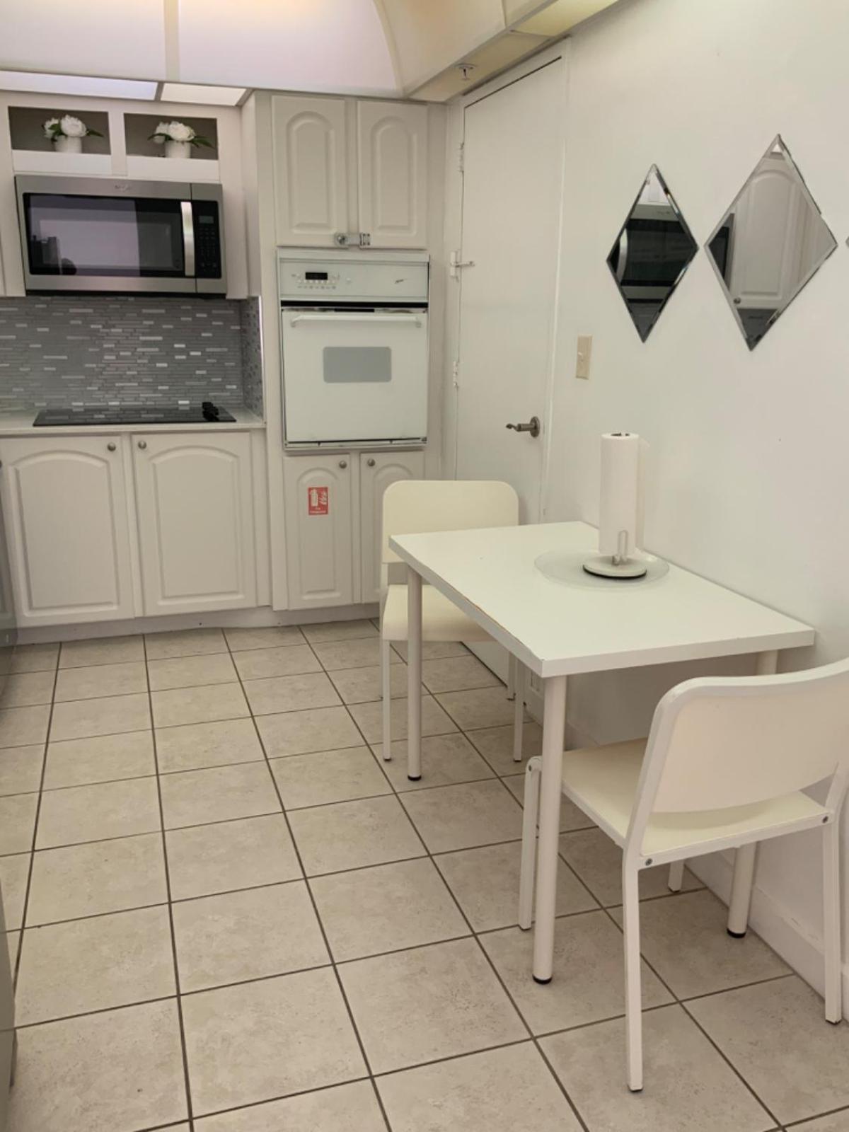 Cozy Bay View Apartment by Miami Te Espera -Hollywood 14U view 4