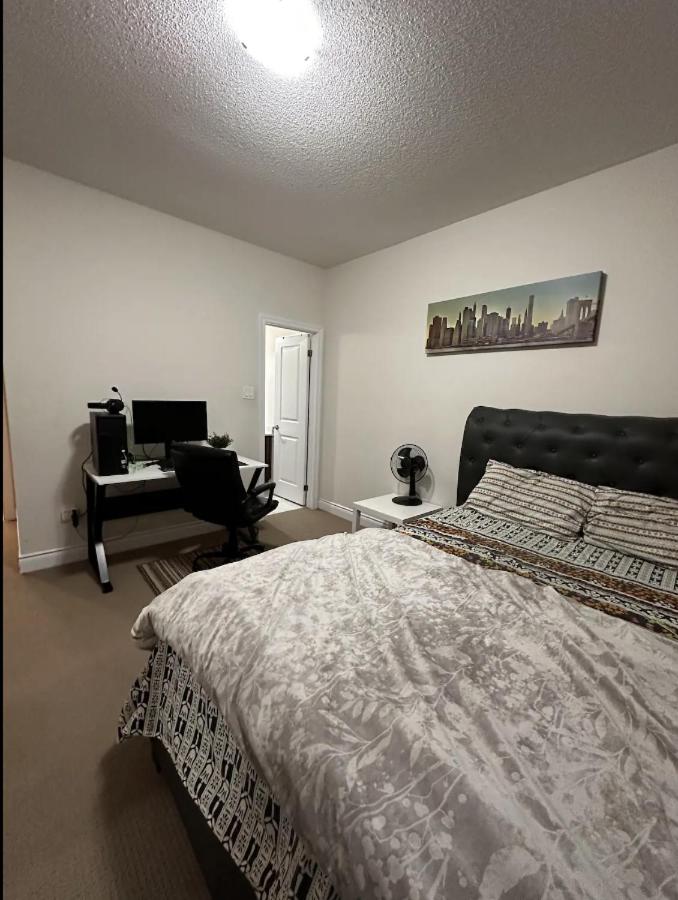 Upper Level House In Brampton