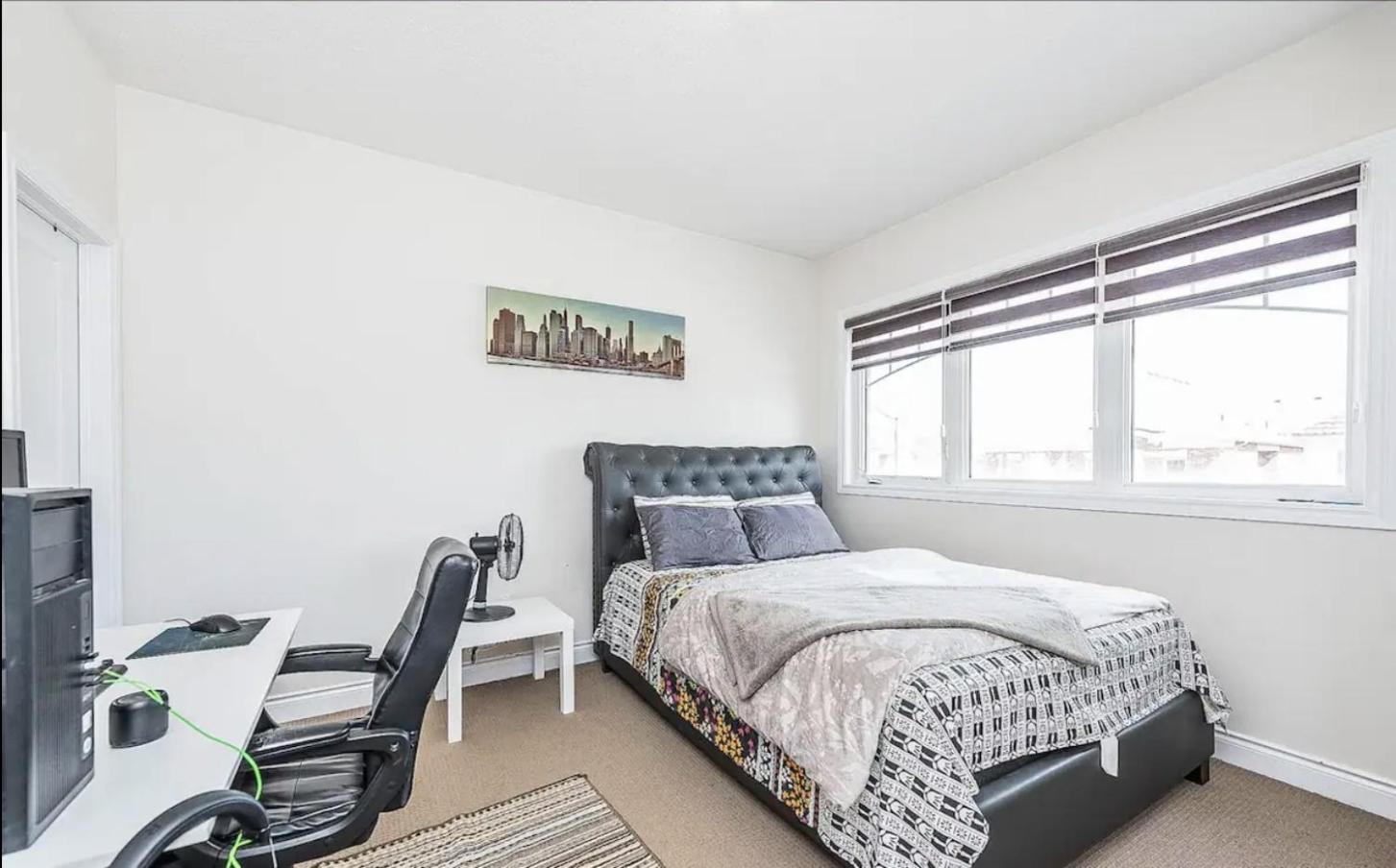 Upper Level House In Brampton