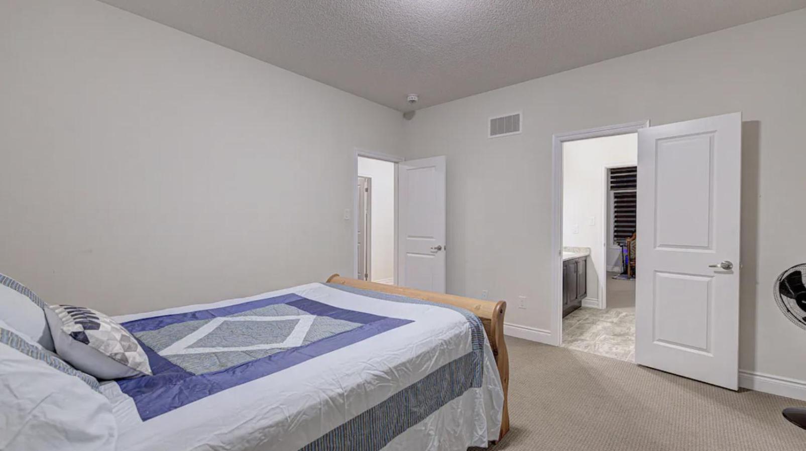 Upper Level House In Brampton
