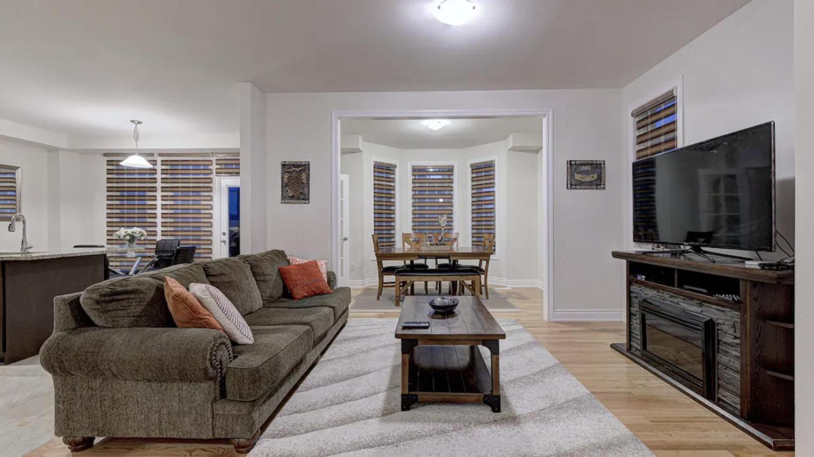 Upper Level House In Brampton
