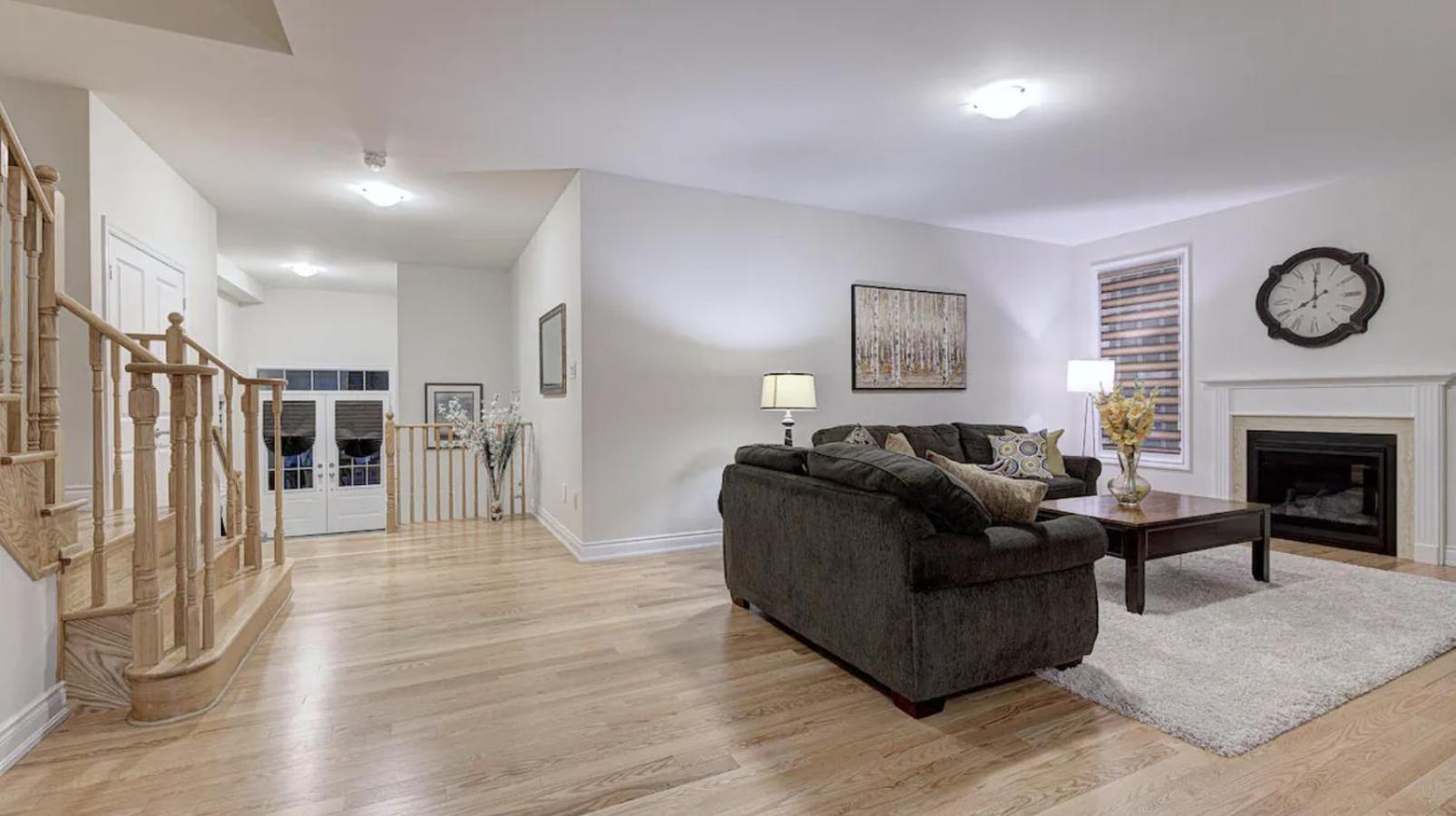Upper Level House In Brampton