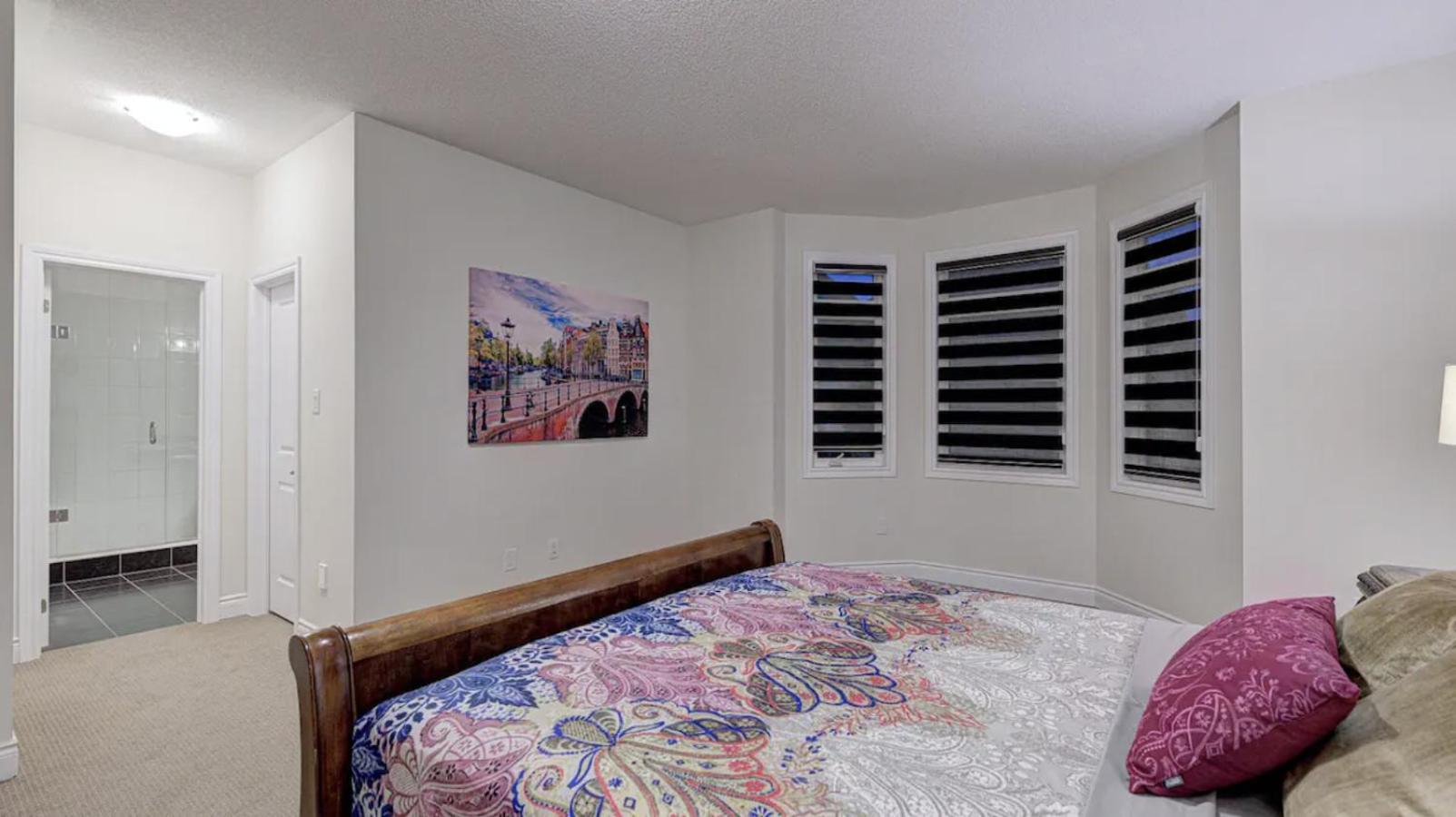 Upper Level House In Brampton