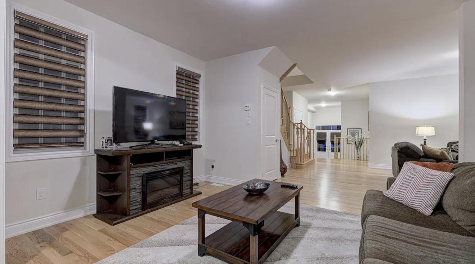 Upper Level House In Brampton