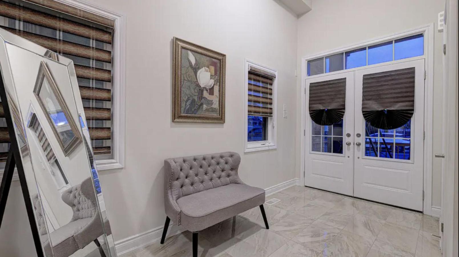 Upper Level House In Brampton