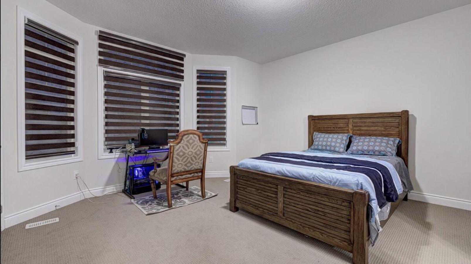 Upper Level House In Brampton