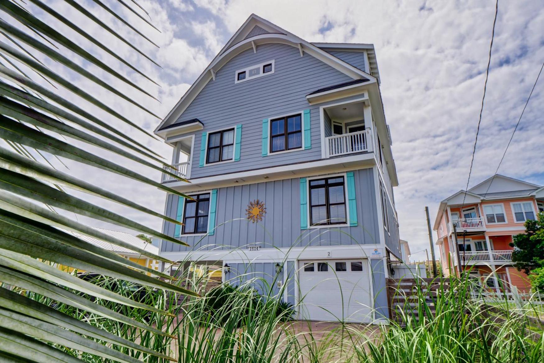 Wave Break by Sea Scape Properties - main view